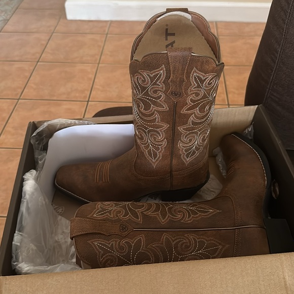 Women Ariat boots size 8B - Picture 3 of 9